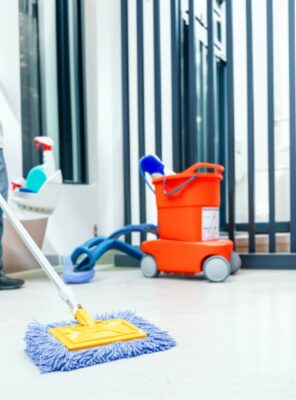 Công Ty Vệ Sinh Tòa Nhà Chuyên Nghiệp: Giải Pháp Toàn Diện Nâng Tầm Giá Trị Bất Động Sản